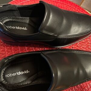 Robert David Men's Classic Black Loafers